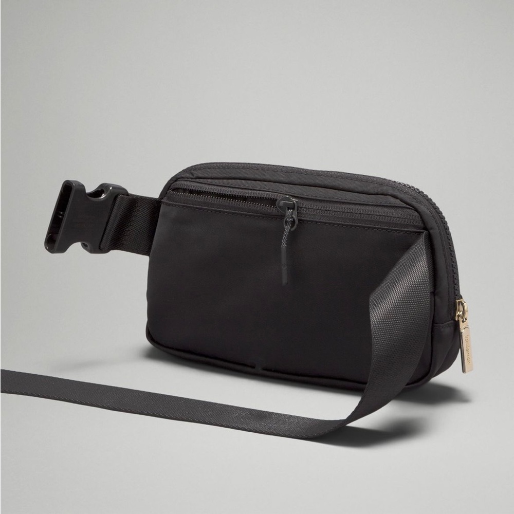 Lululemon • Everywhere Belt Bag - Picture 4 of 12